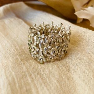 Silver Tiny Flowers Stretch Ring,Fits Size 6& Up⚜️